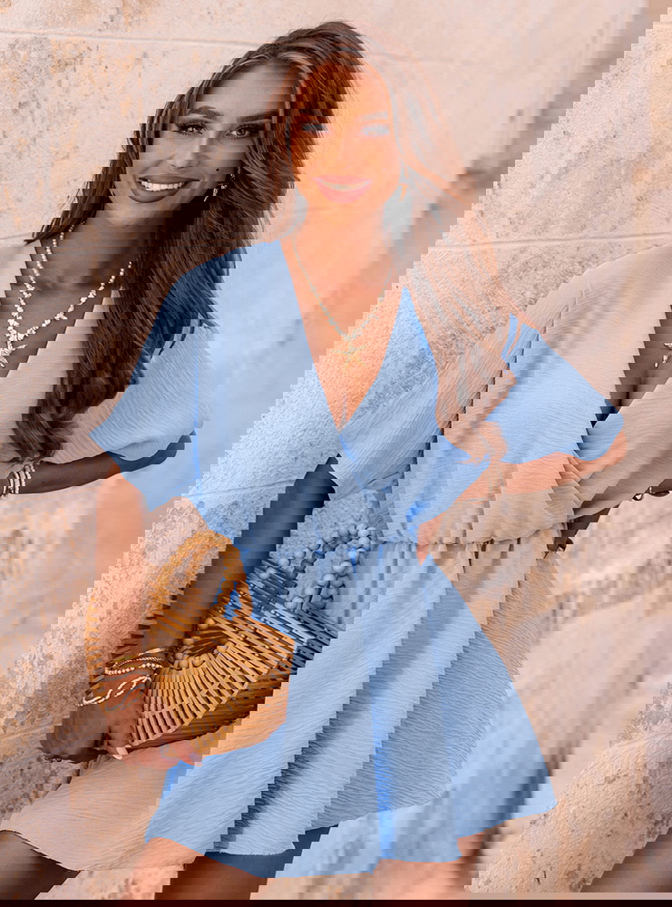 Błękitny kombinezon jak sukienka z...