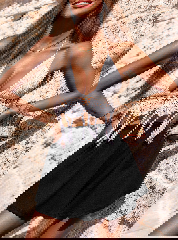 Czarne prążkowane spodenki z gumką w...