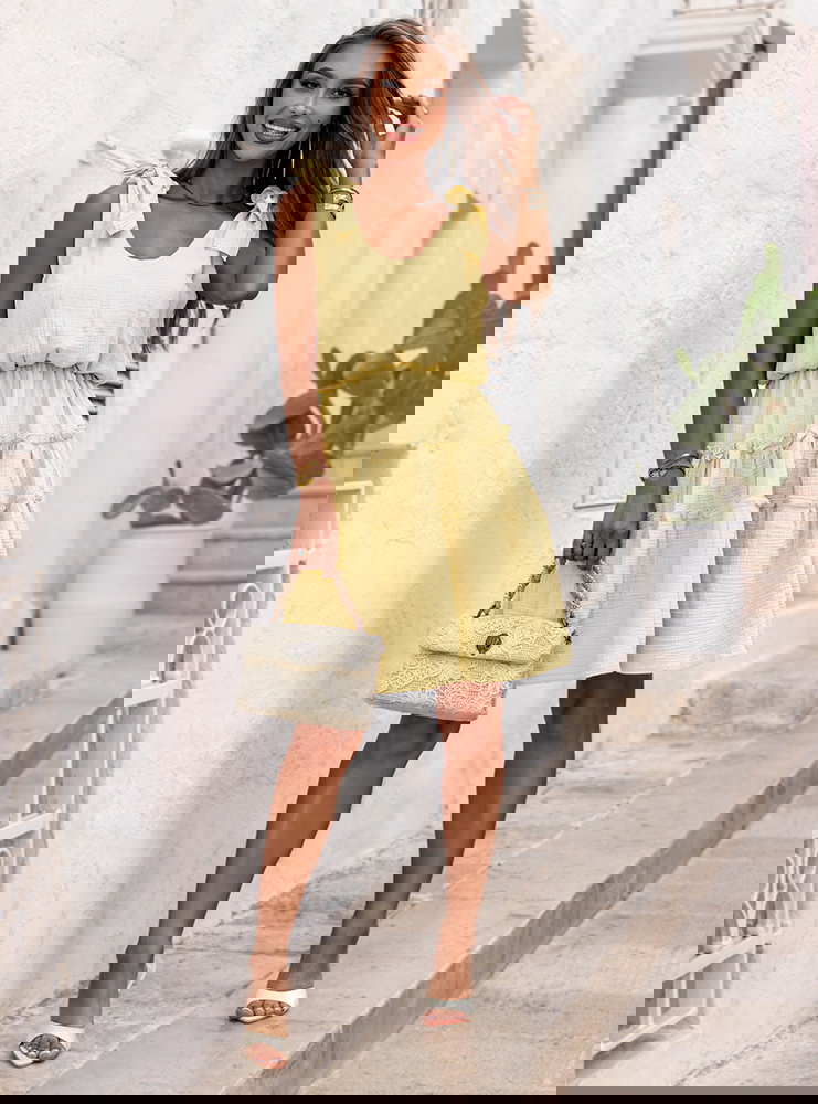 Krótka rozkloszowana sukienka na...