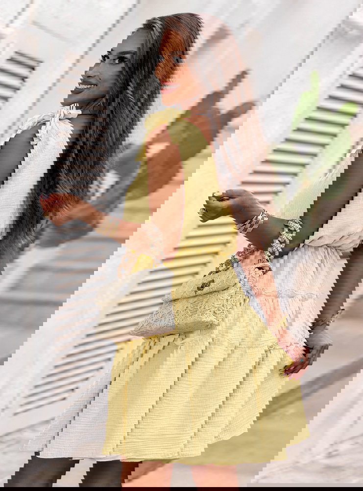 Krótka rozkloszowana sukienka na...