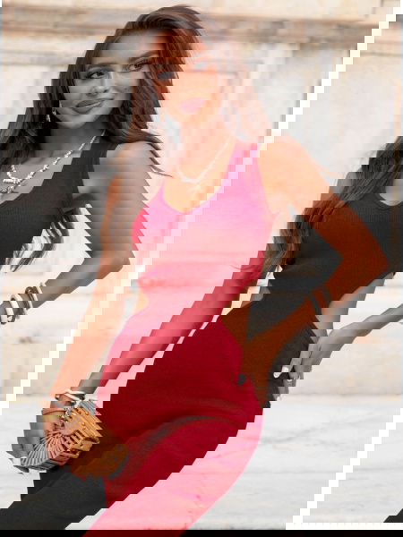 Malinowa sukienka midi z...