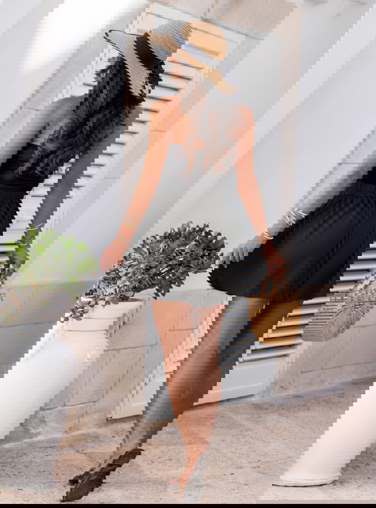 Czarne spodenki jak spódniczka Liduina