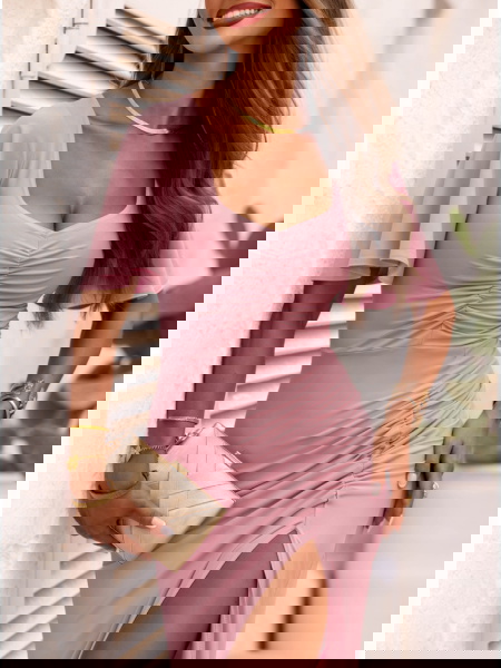 Długa sukienka z rozcięciem... 2