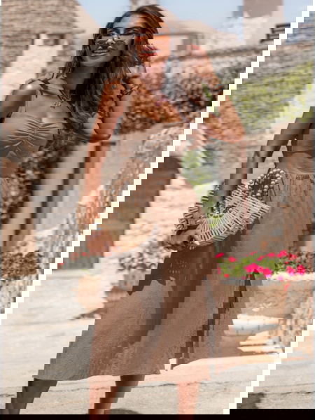 Sukienka midi z rozcięciem... 2