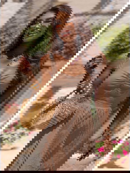 Sukienka midi z rozcięciem...