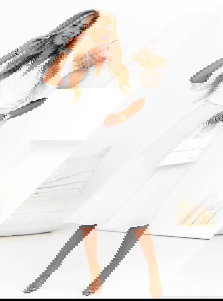 Biała sukienka midi z wiązaniem Levana