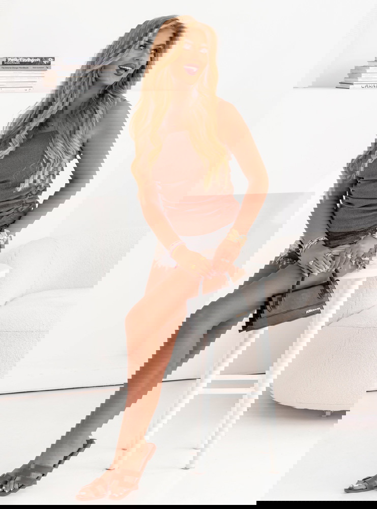 Prążkowana bluzka z marszczeniem...