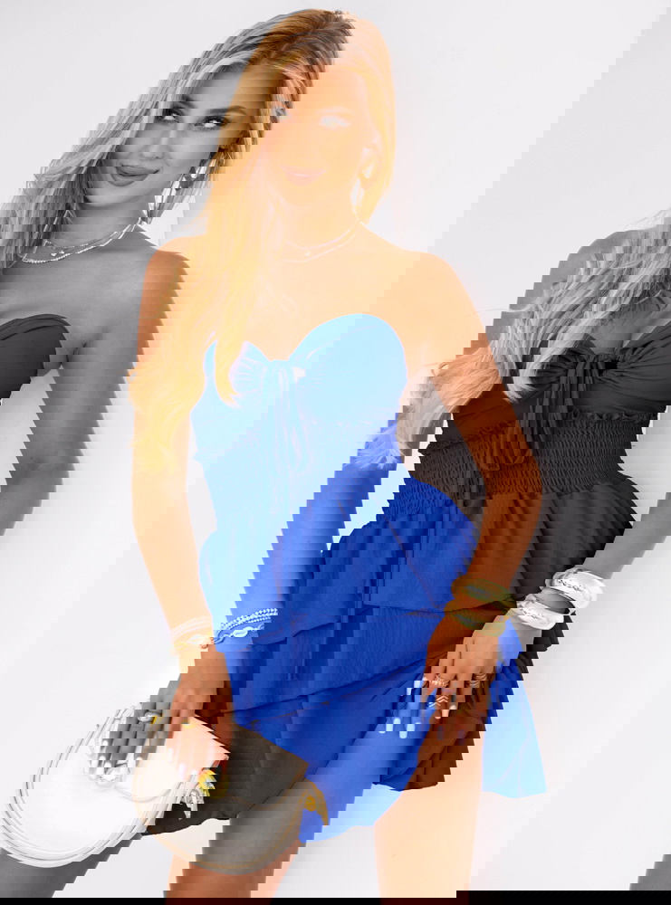 Chabrowa sukienka mini z falbanami...