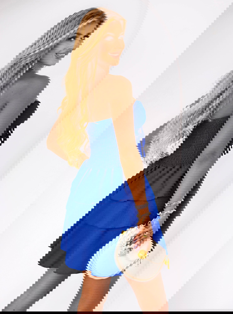 Chabrowa sukienka mini z falbanami...