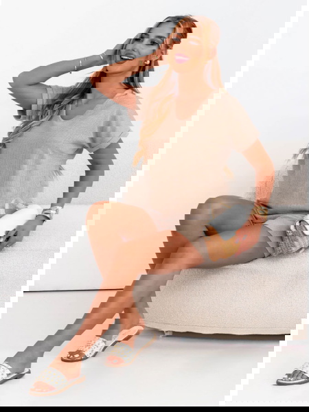 Jasnobeżowy komplet...