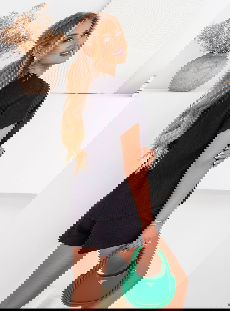 Czarny komplet koszulka i spodenki...