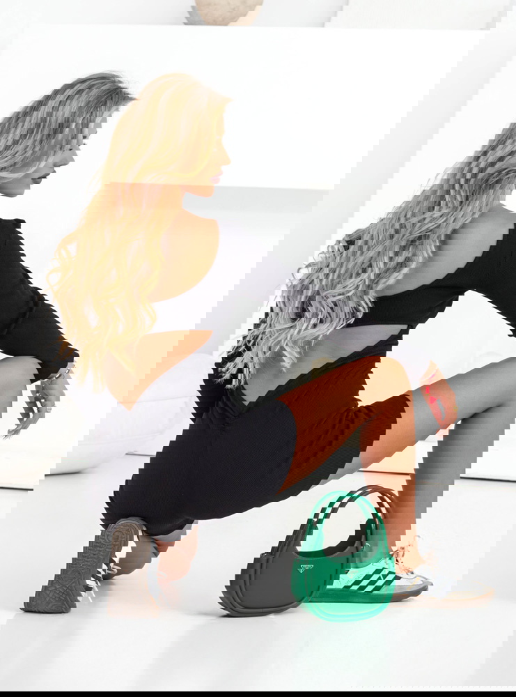 Czarny prążkowany kombinezon z...