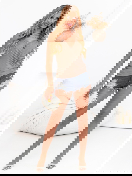 Bluzka z ozdobnymi guzikami... 2