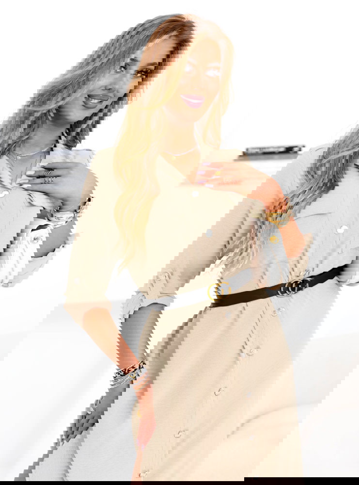 Beżowa sukienka midi z paskiem Cobie