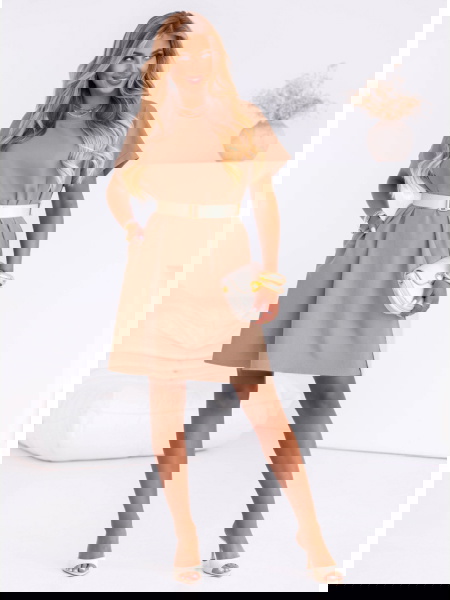 Sukienka z ozdobnym paskiem... 2