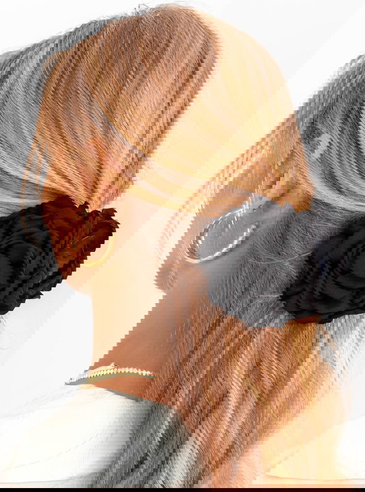 Czarna klamra w kształcie róży Raulenee