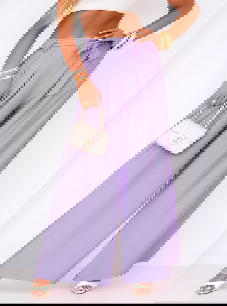 Liliowe szerokie spodnie z paskiem...