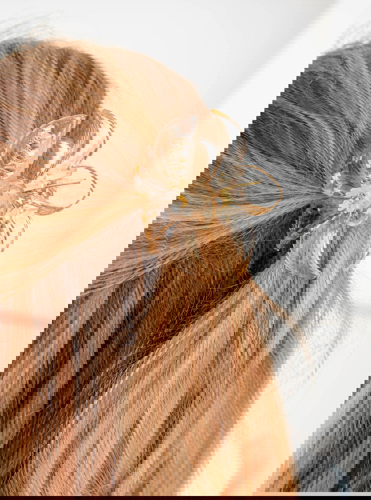 Klamra do włosów w kształcie kwiatka...