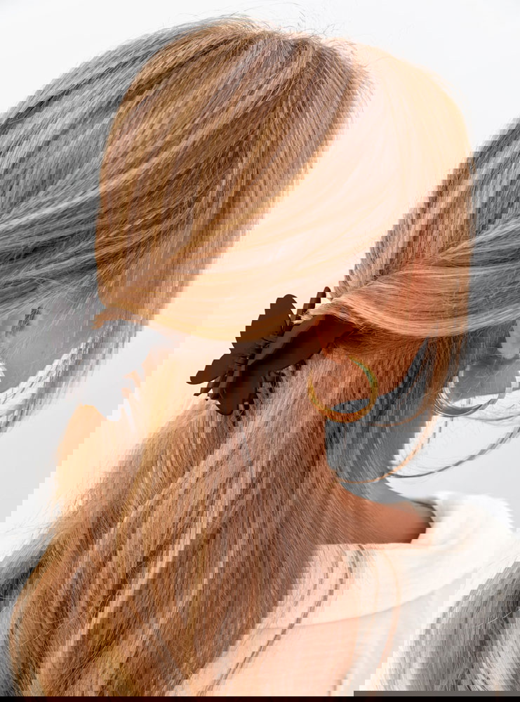 Czarna klamra w kształcie motylka Kaycea