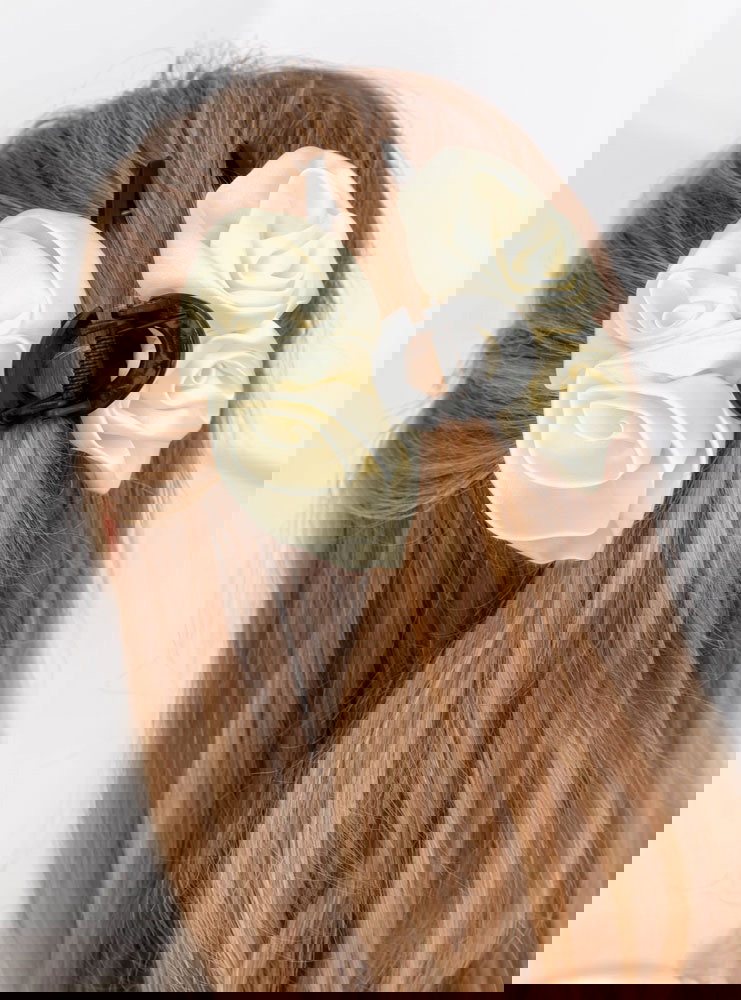 Klamra do włosów z różyczkami...