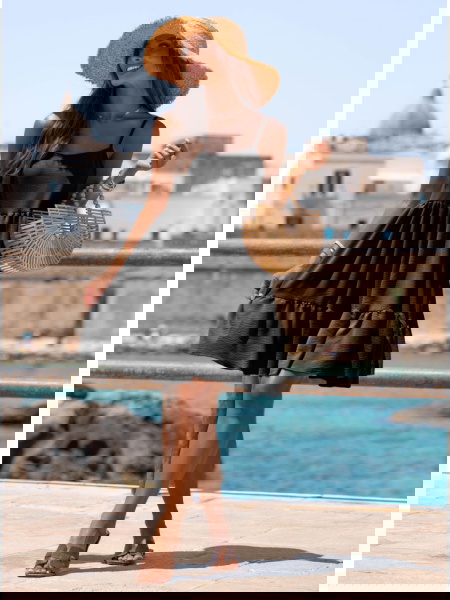 Czarna rozkloszowana... 2