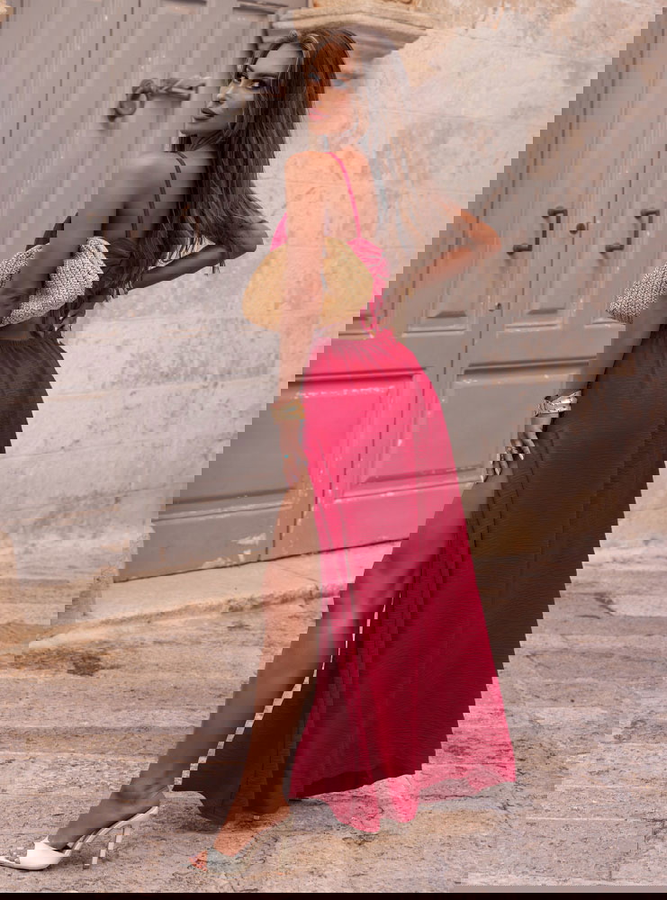 Malinowa długa sukienka na...