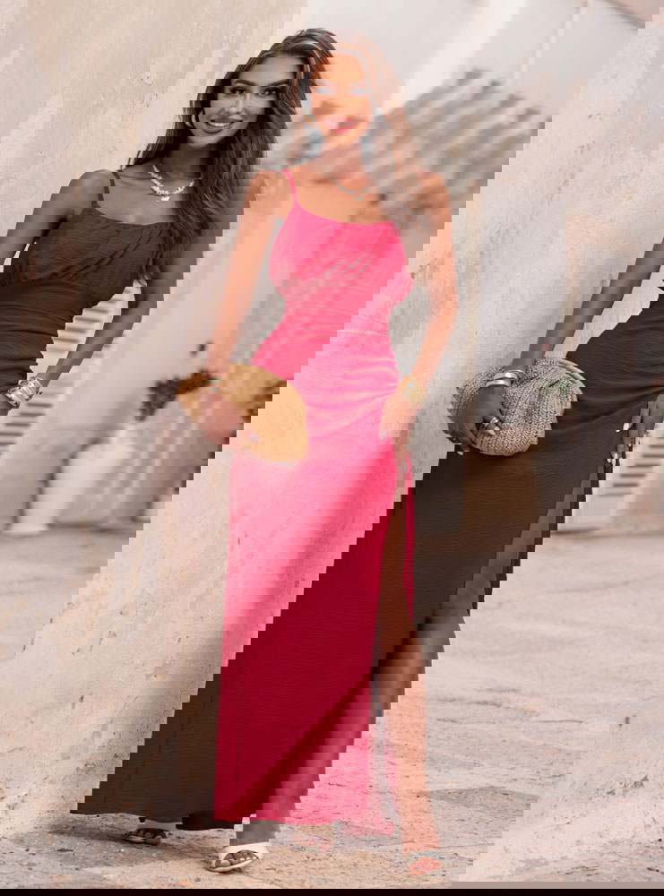 Malinowa długa sukienka na...