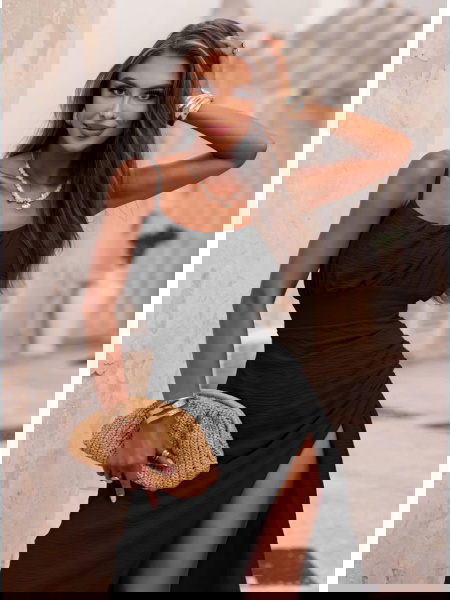 Czarna długa sukienka na... 2