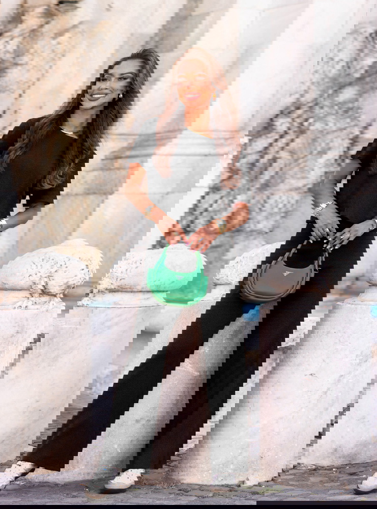 Czarny komplet prążkowany bluzka i...