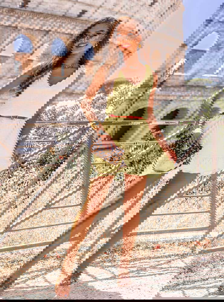 Muślinowa sukienka na ramiączkach...