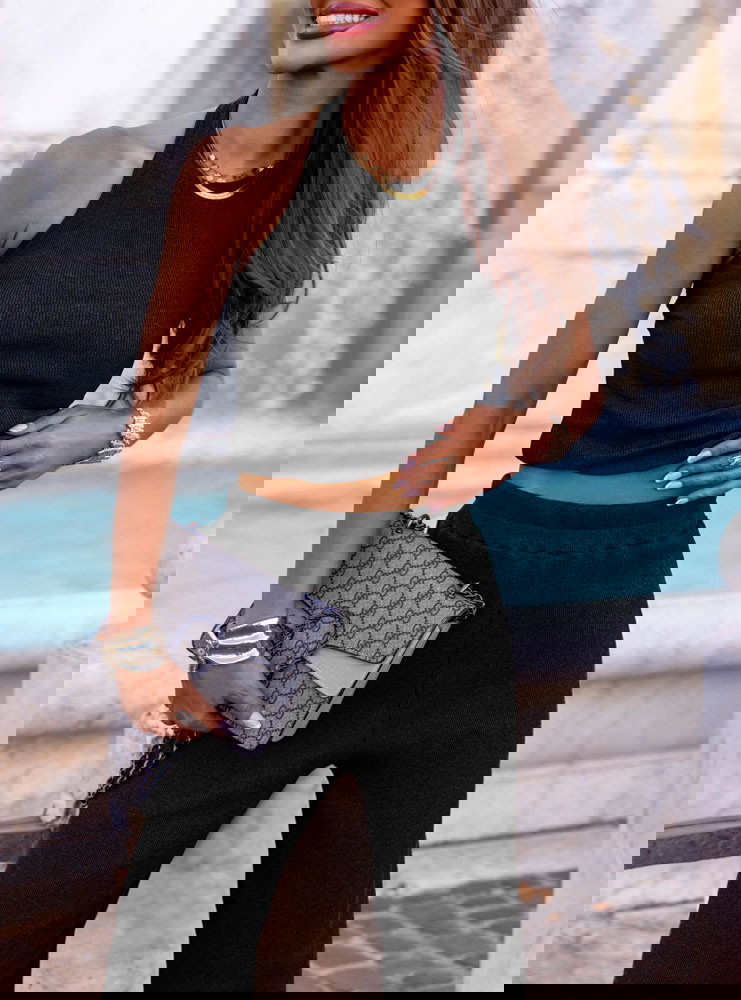 Czarny prążkowany komplet top i...