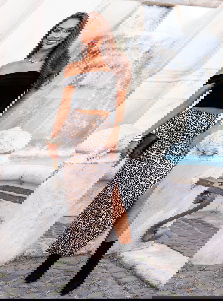 Spódnica w panterkę z rozcięciem...