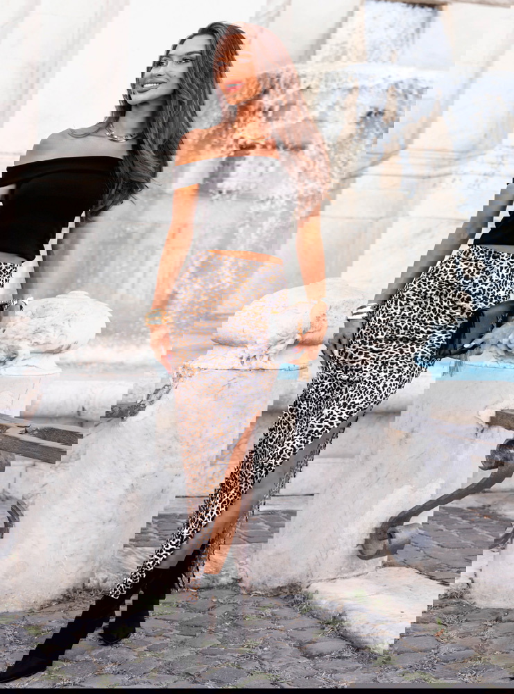 Spódnica w panterkę z rozcięciem...