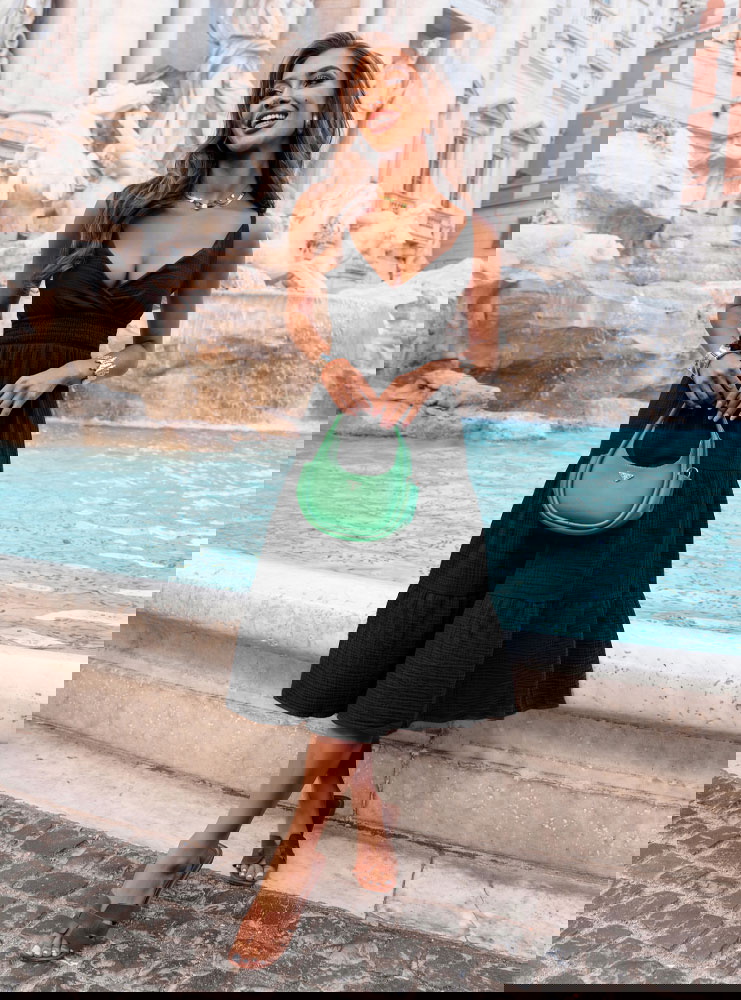 Czarna muślinowa sukienka midi na...