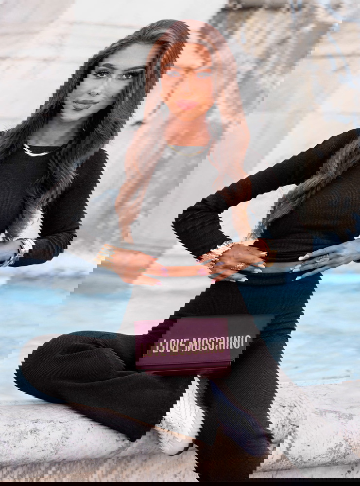 Czarny prążkowany komplet dopasowana...