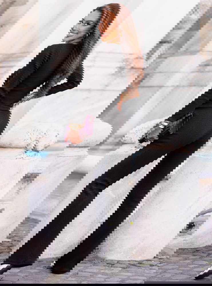 Czarny prążkowany komplet dopasowana...