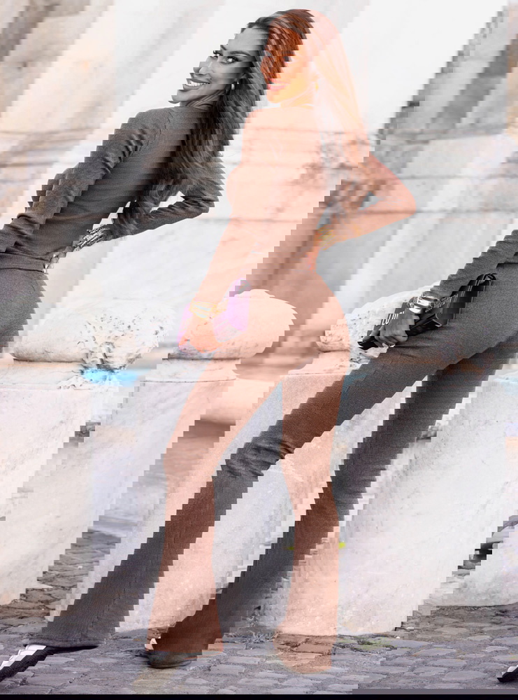 Prążkowany komplet dopasowana bluzka...