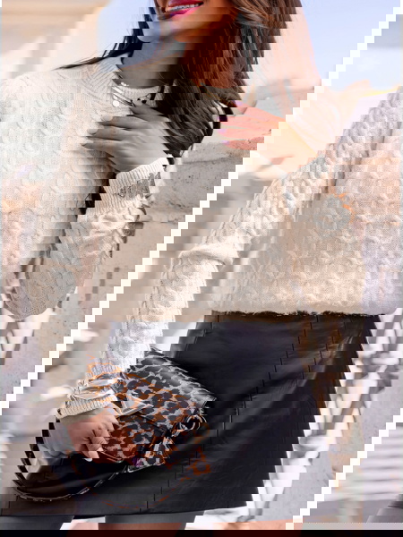 Beżowy sweter z... 2