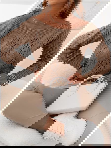 Ażurkowy sweter z dekoltem... 2