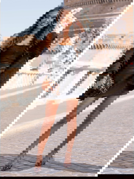 Czarny prążkowany top na... 2