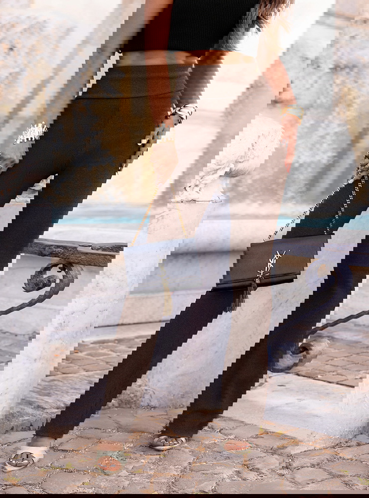 Czekoladowe prążkowane spodnie z...