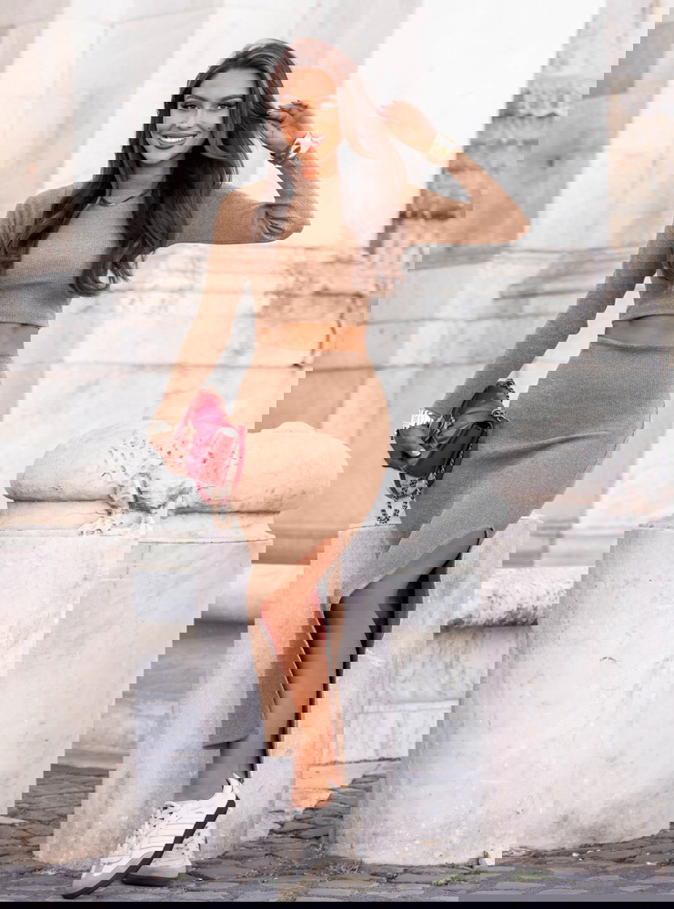 Beżowy prążkowany komplet...