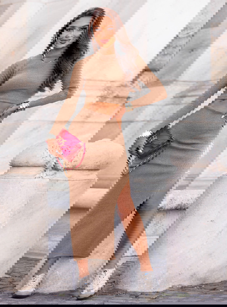 Beżowy prążkowany komplet...