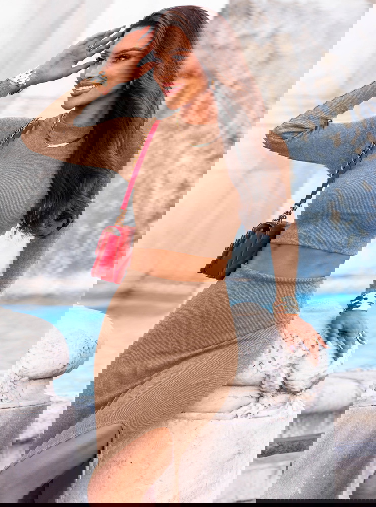 Beżowy prążkowany komplet...