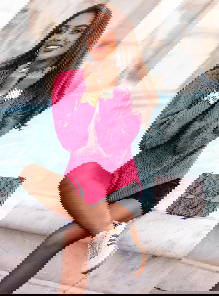 Sweter z półgolfem i długimi rękawami...