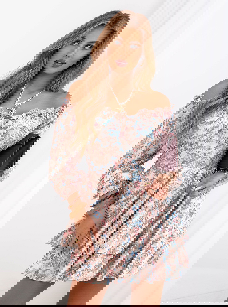 Wzorzysta rozkloszowana sukienka typu...