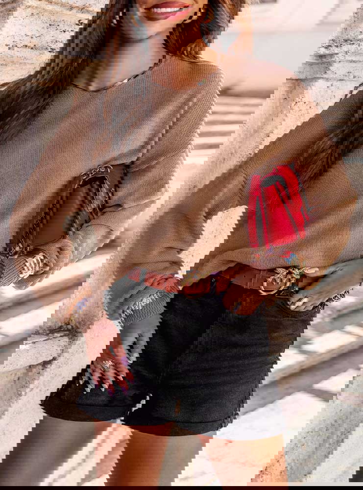 Sweter oversize z długimi rękawami...