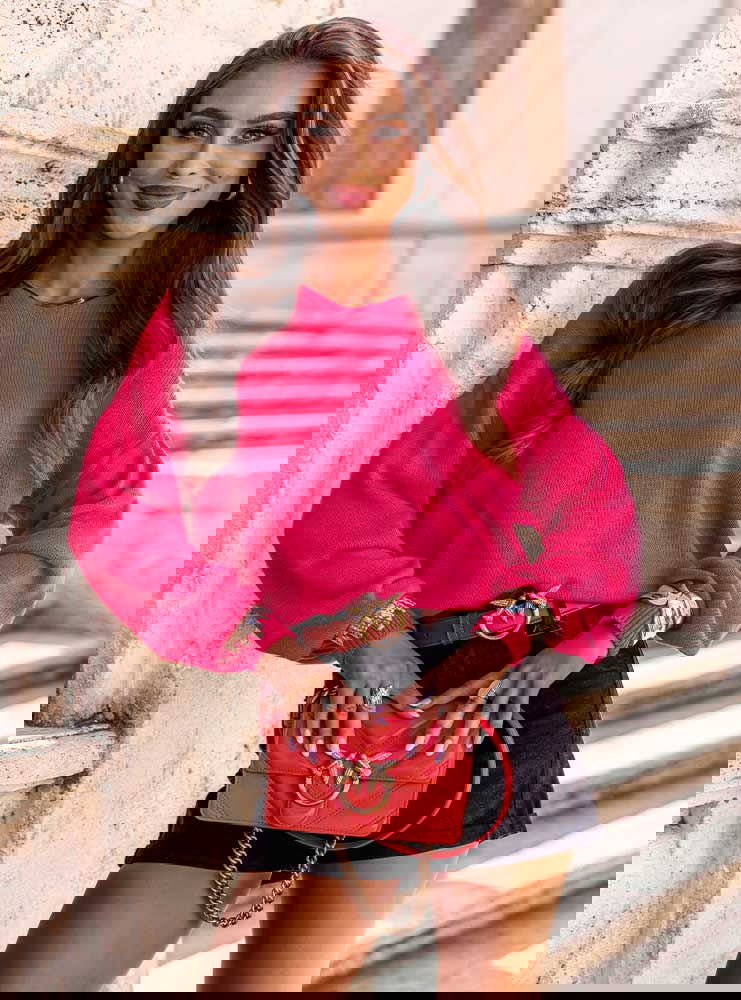 Sweter oversize z długimi rękawami...