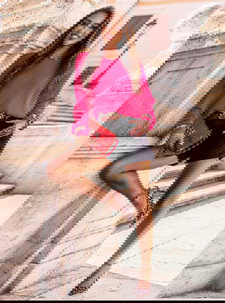 Sweter oversize z długimi rękawami...