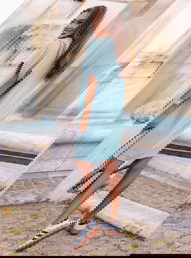 Błękitna muślinowa sukienka z...